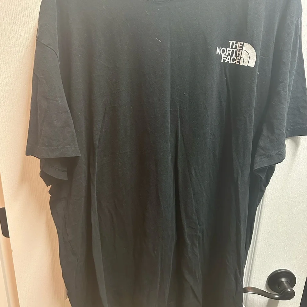 The North Face Men's Black T-Shirt size XXL/ NWOT A64